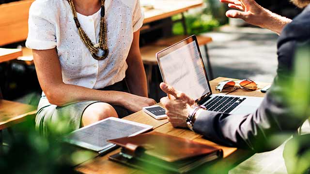 meaning-of-ser-un-pelota-spanish