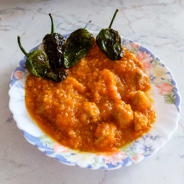 carne-con-tomate-final