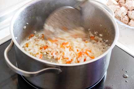 remover-cebolla-pimiento-ajo